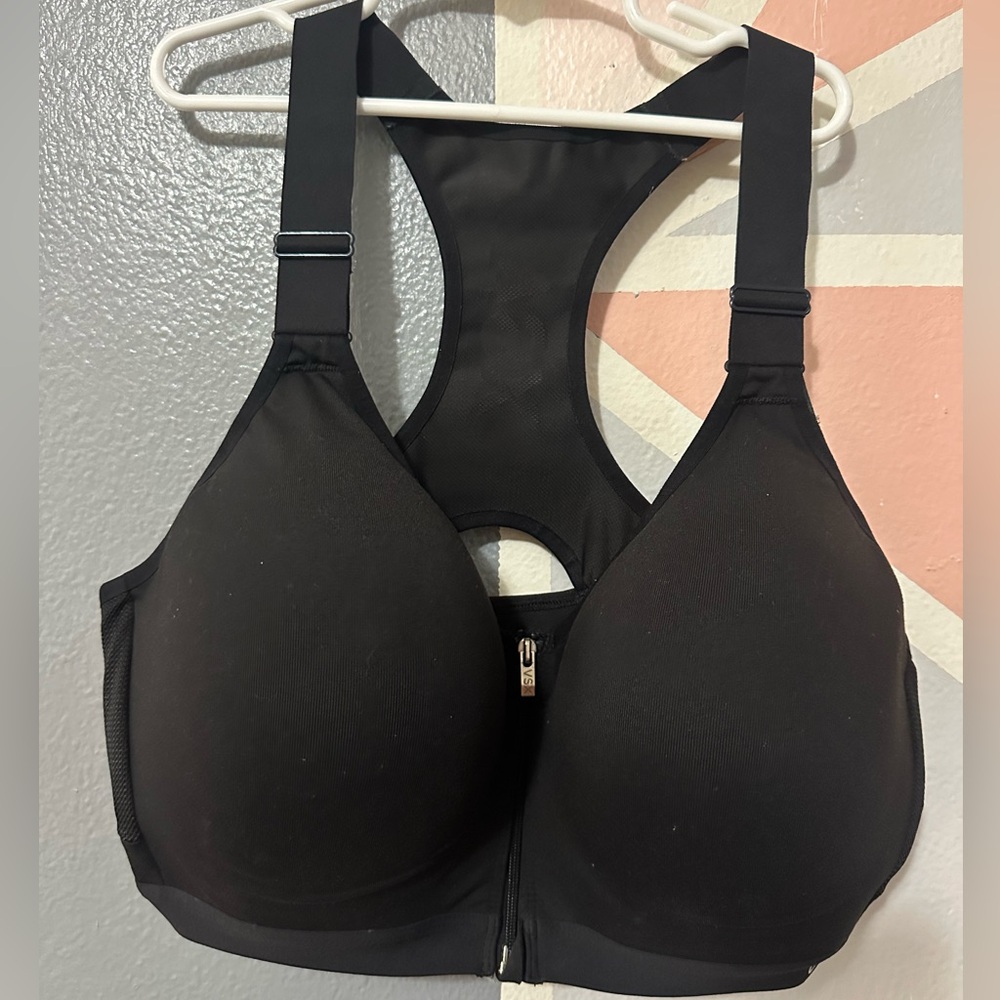 Victoria’s Secret 38 DD sports bra